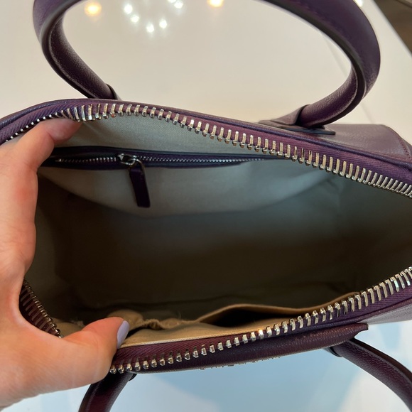 Givenchy Medium Antigona Grained Leather in Plum - Picture 6 of 6